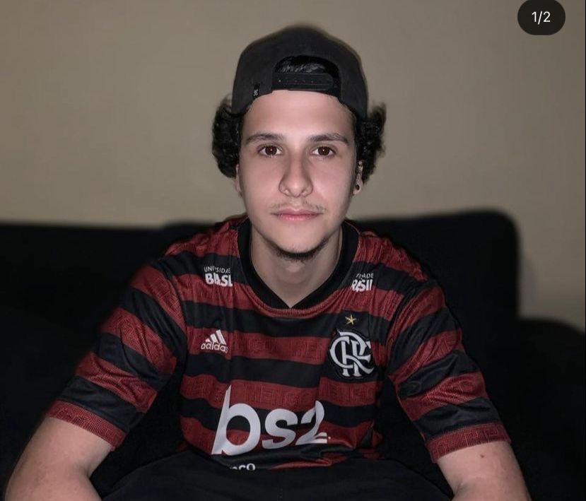 Recife com camisa do Flamengo